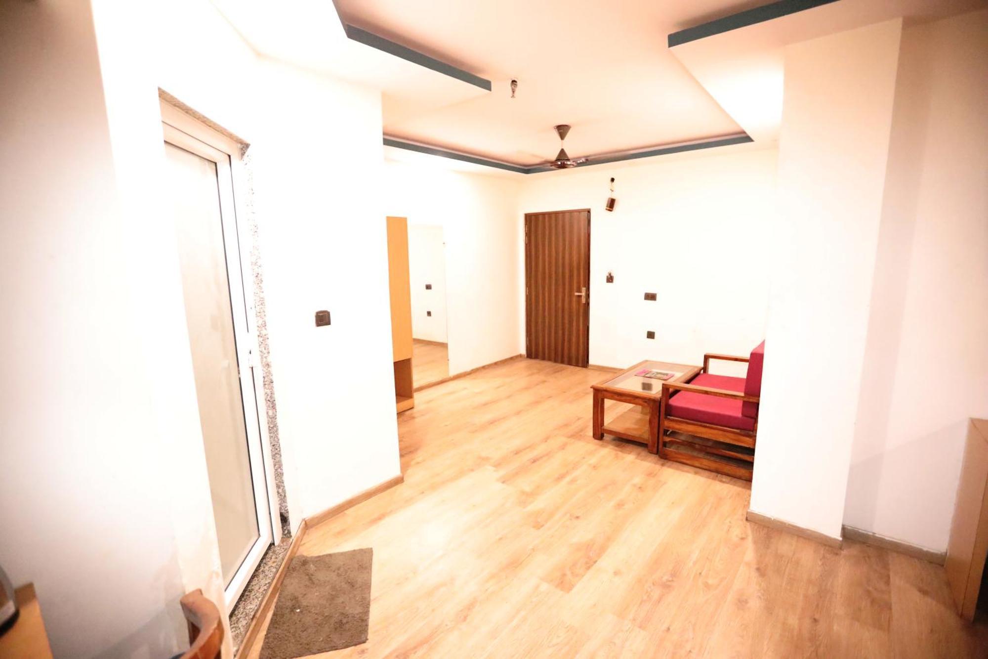 Hotel Noida Grand Sec 58 Екстериор снимка